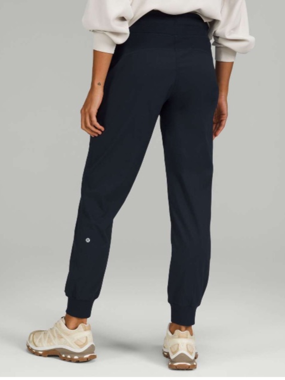 Lululemon dance studio joggers mid rise size 6 navy
